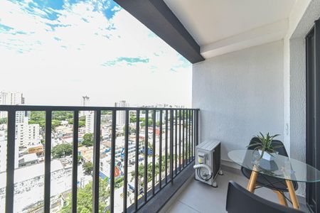 Varanda de kitnet/studio para alugar com 1 quarto, 27m² em Santo Amaro, São Paulo