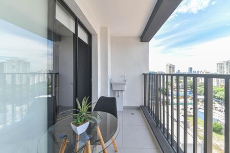 Varanda de kitnet/studio para alugar com 1 quarto, 27m² em Santo Amaro, São Paulo