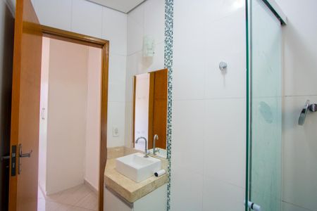 Apartamento à venda com 63m², 2 quartos e 2 vagasBanheiro do quarto 1