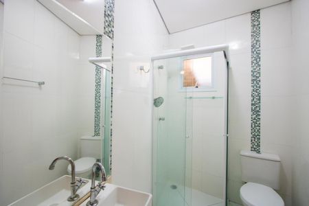 Apartamento à venda com 63m², 2 quartos e 2 vagasBanheiro do quarto 1