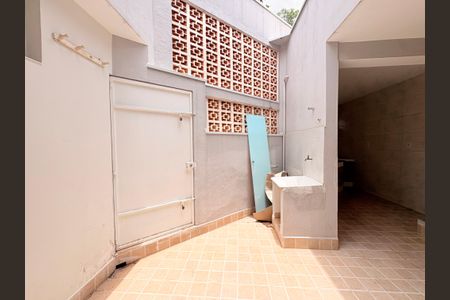 Casa à venda com 120m², 2 quartos e 1 vagaQuintal com área de serviço