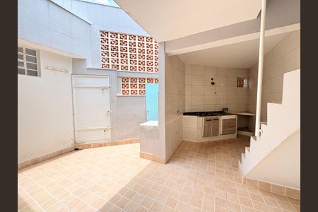 Casa à venda com 120m², 2 quartos e 1 vagaQuintal com área de serviço