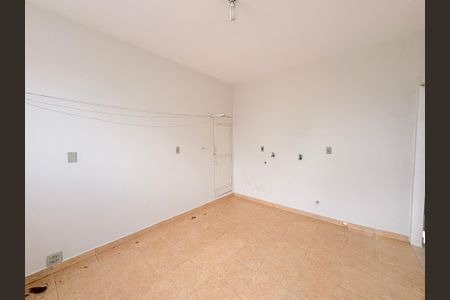 Casa à venda com 120m², 2 quartos e 1 vagaQuintal superior - Comodo fechado