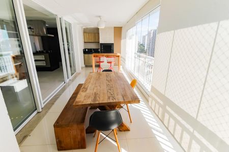Apartamento à venda com 141m², 3 quartos e 2 vagas Apartamento à venda com 141m², 3 quartos e 2 vagasVaranda gourmet