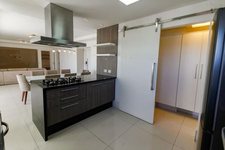 Apartamento à venda com 141m², 3 quartos e 2 vagas Apartamento à venda com 141m², 3 quartos e 2 vagasCozinha - Armários