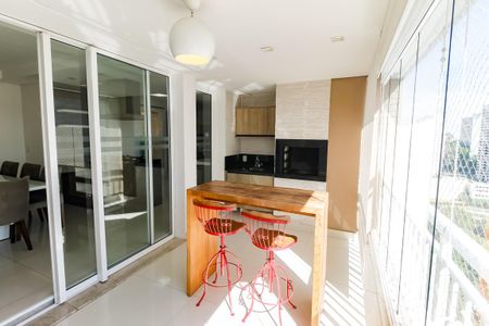 Apartamento à venda com 141m², 3 quartos e 2 vagas Apartamento à venda com 141m², 3 quartos e 2 vagasVaranda gourmet