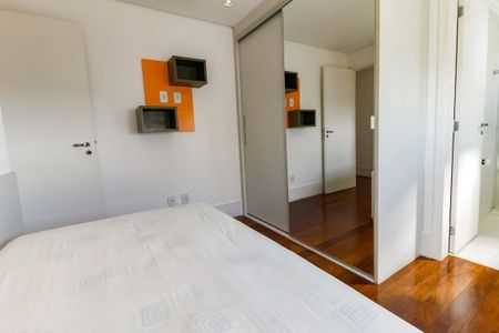 Apartamento à venda com 141m², 3 quartos e 2 vagas Apartamento à venda com 141m², 3 quartos e 2 vagasSuíte 2 - armários