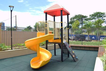 Apartamento para alugar com 110m², 2 quartos e 2 vagasÁrea comum - Playground
