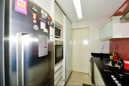 Apartamento para alugar com 92m², 2 quartos e 2 vagasCozinha