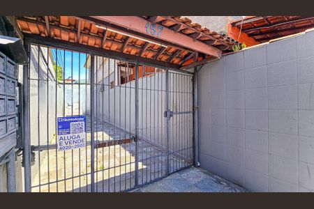 Casa à venda com 146m², 4 quartos e 1 vagaFachada com placa