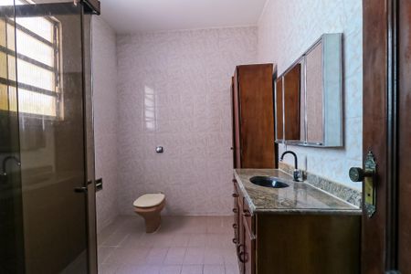 Casa à venda com 146m², 4 quartos e 1 vagaBanheiro