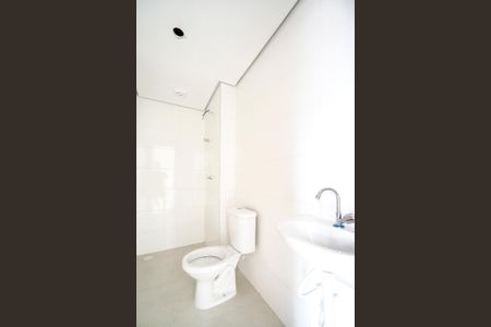 Banheiro  de apartamento à venda com 1 quarto, 30m² em Vila Carrão, São Paulo