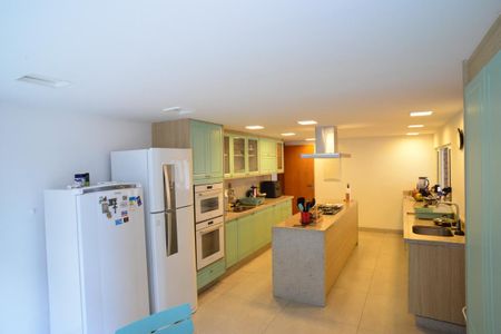 Casa de condomínio à venda com 543m², 6 quartos e 3 vagasCozinha