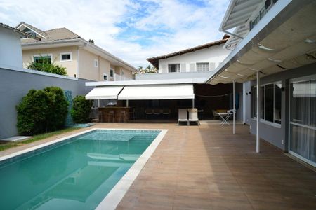 Casa de condomínio à venda com 543m², 6 quartos e 3 vagasPiscina