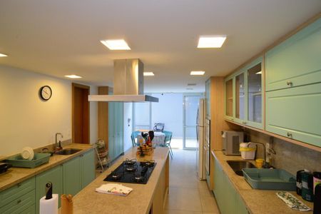 Casa de condomínio à venda com 543m², 6 quartos e 3 vagasCozinha