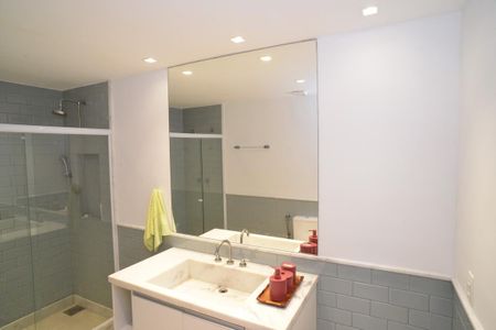 Casa de condomínio à venda com 543m², 6 quartos e 3 vagasBanheiro Social