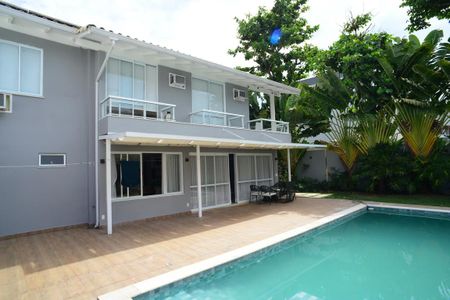 Casa de condomínio à venda com 543m², 6 quartos e 3 vagasPiscina