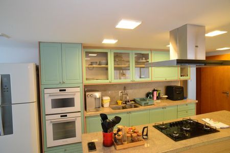 Casa de condomínio à venda com 543m², 6 quartos e 3 vagasCozinha