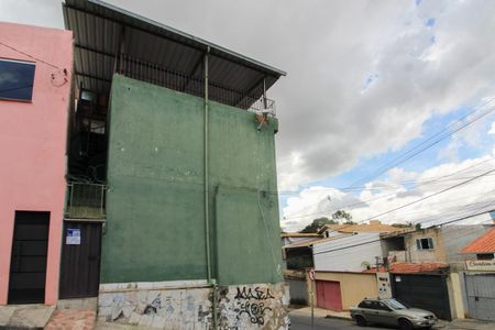 Casa à venda com 50m², 2 quartos e sem vaga Casa à venda com 50m², 2 quartos e sem vagaFachada