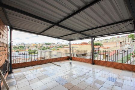 Casa à venda com 50m², 2 quartos e sem vaga Casa à venda com 50m², 2 quartos e sem vagaTerraço