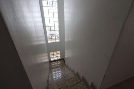 Casa à venda com 120m², 3 quartos e 2 vagasEscada