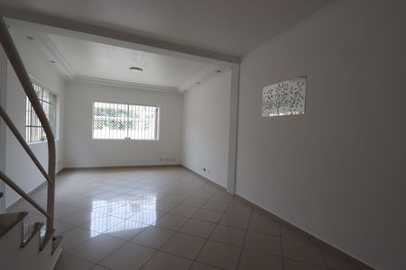 Casa à venda com 120m², 3 quartos e 2 vagasSala