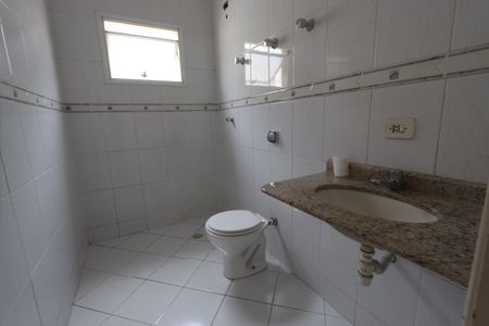 Casa à venda com 120m², 3 quartos e 2 vagasBanheiro da Suíte