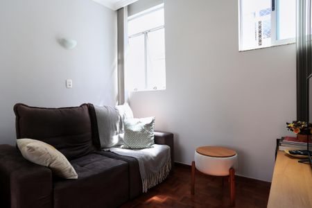 Sala de apartamento à venda com 2 quartos, 54m² em Sagrada Família, Belo Horizonte