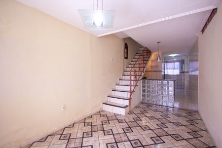 Sala de casa para alugar com 2 quartos, 80m² em Porto Novo, São Gonçalo