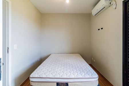 Suite de apartamento para alugar com 2 quartos, 124m² em Parque Ipe, São Paulo