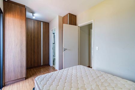Suite de apartamento para alugar com 2 quartos, 124m² em Parque Ipe, São Paulo