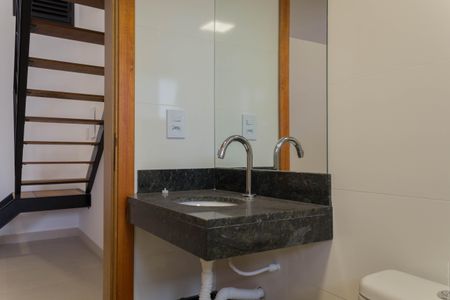 Banheiro de apartamento para alugar com 1 quarto, 44m² em Vila Alvinopolis, São Bernardo do Campo