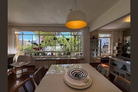 Apartamento à venda com 3 quartos, 135m² em Serra, Belo Horizonte