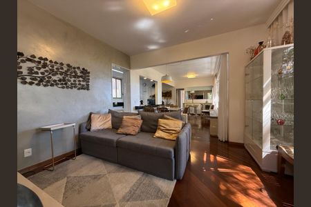 Apartamento à venda com 3 quartos, 135m² em Serra, Belo Horizonte