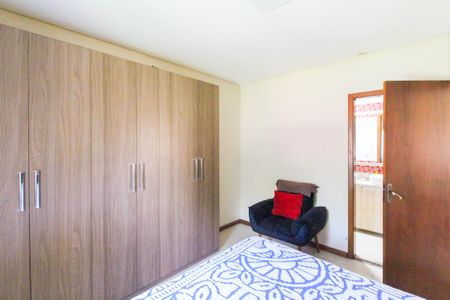 Casa à venda com 100m², 3 quartos e 3 vagasSuíte