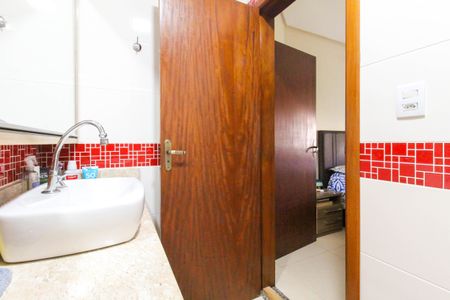 Casa à venda com 100m², 3 quartos e 3 vagasBanheiro da Suíte