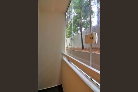 Sala Sacada  de apartamento para alugar com 2 quartos, 56m² em Bairro dos Casa, São Bernardo do Campo