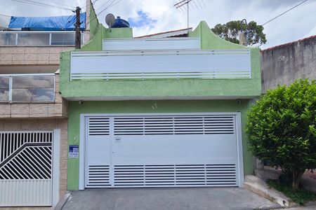 Casa à venda com 120m², 4 quartos e 2 vagasFachada