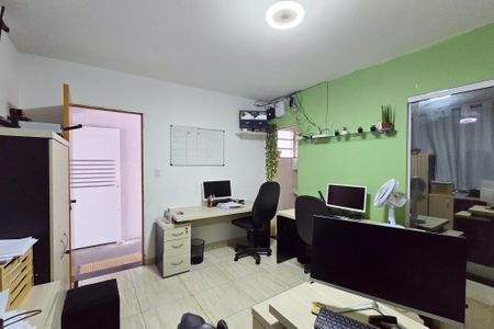 Casa à venda com 120m², 4 quartos e 2 vagasEscritório