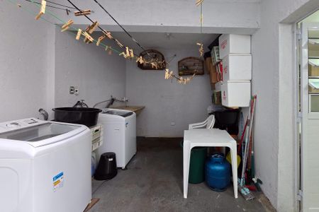 Casa à venda com 120m², 4 quartos e 2 vagasÁrea de Serviço