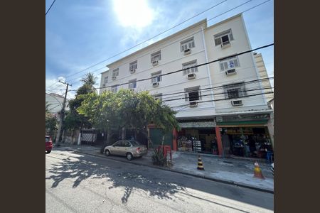 Apartamento à venda com 59m², 2 quartos e 1 vagaFachada + plaquinha