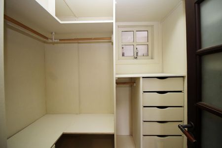 Apartamento para alugar com 68m², 2 quartos e 1 vagaCloset