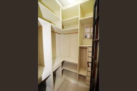 Apartamento para alugar com 68m², 2 quartos e 1 vagaCloset