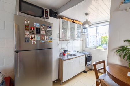 Cozinha de apartamento para alugar com 2 quartos, 42m² em Campo Novo, Porto Alegre