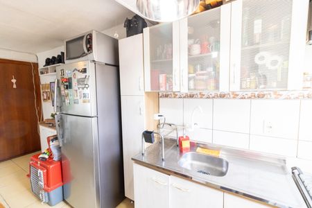 Cozinha de apartamento para alugar com 2 quartos, 42m² em Campo Novo, Porto Alegre
