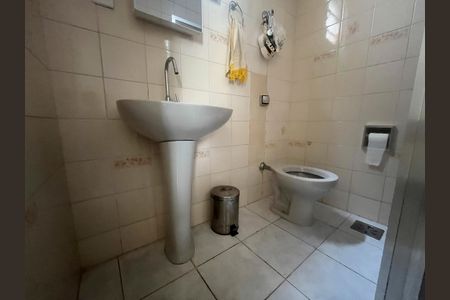 Casa à venda com 165m², 3 quartos e 4 vagasBanheiro Social