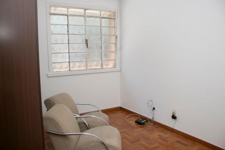 Quarto 1 de apartamento para alugar com 2 quartos, 85m² em Cruzeiro, Belo Horizonte