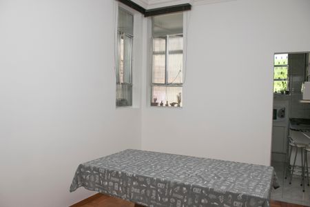 Sala de apartamento para alugar com 2 quartos, 85m² em Cruzeiro, Belo Horizonte