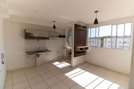 Sala e Cozinha  de apartamento para alugar com 2 quartos, 48m² em Maria Paula, São Gonçalo