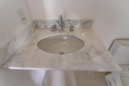 Apartamento à venda com 130m², 3 quartos e 3 vagas Apartamento à venda com 130m², 3 quartos e 3 vagasBanheiro da suíte 2